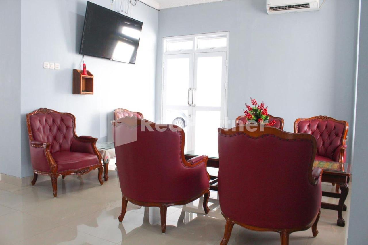 Brahma Hotel Mitra Reddoorz Yakarta Exterior foto