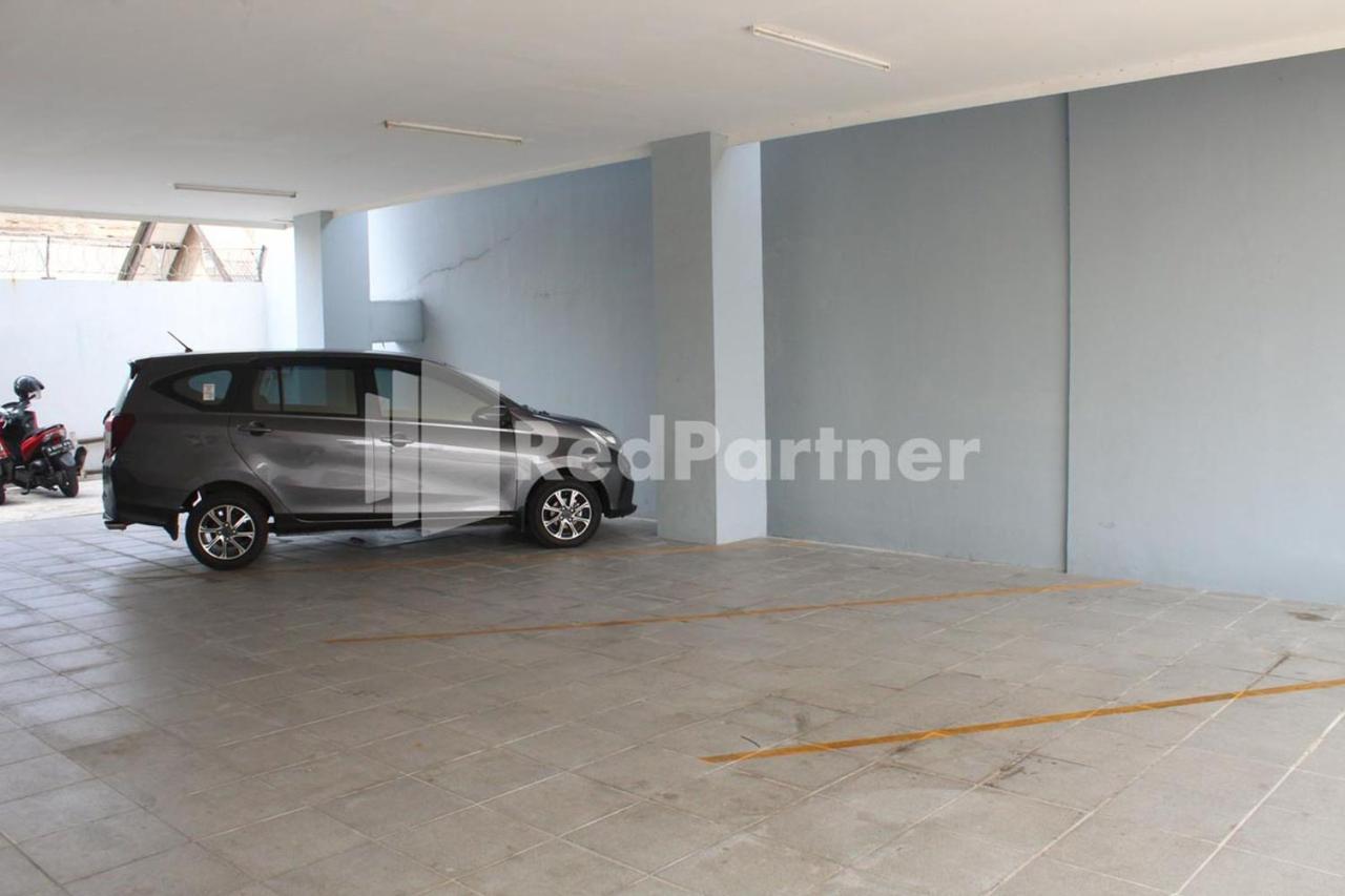 Brahma Hotel Mitra Reddoorz Yakarta Exterior foto